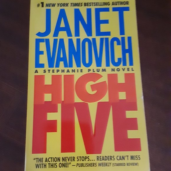 Other - janet evanovich's 5th novel H i g h Five Novel (Stephanie Plum, No. 5)